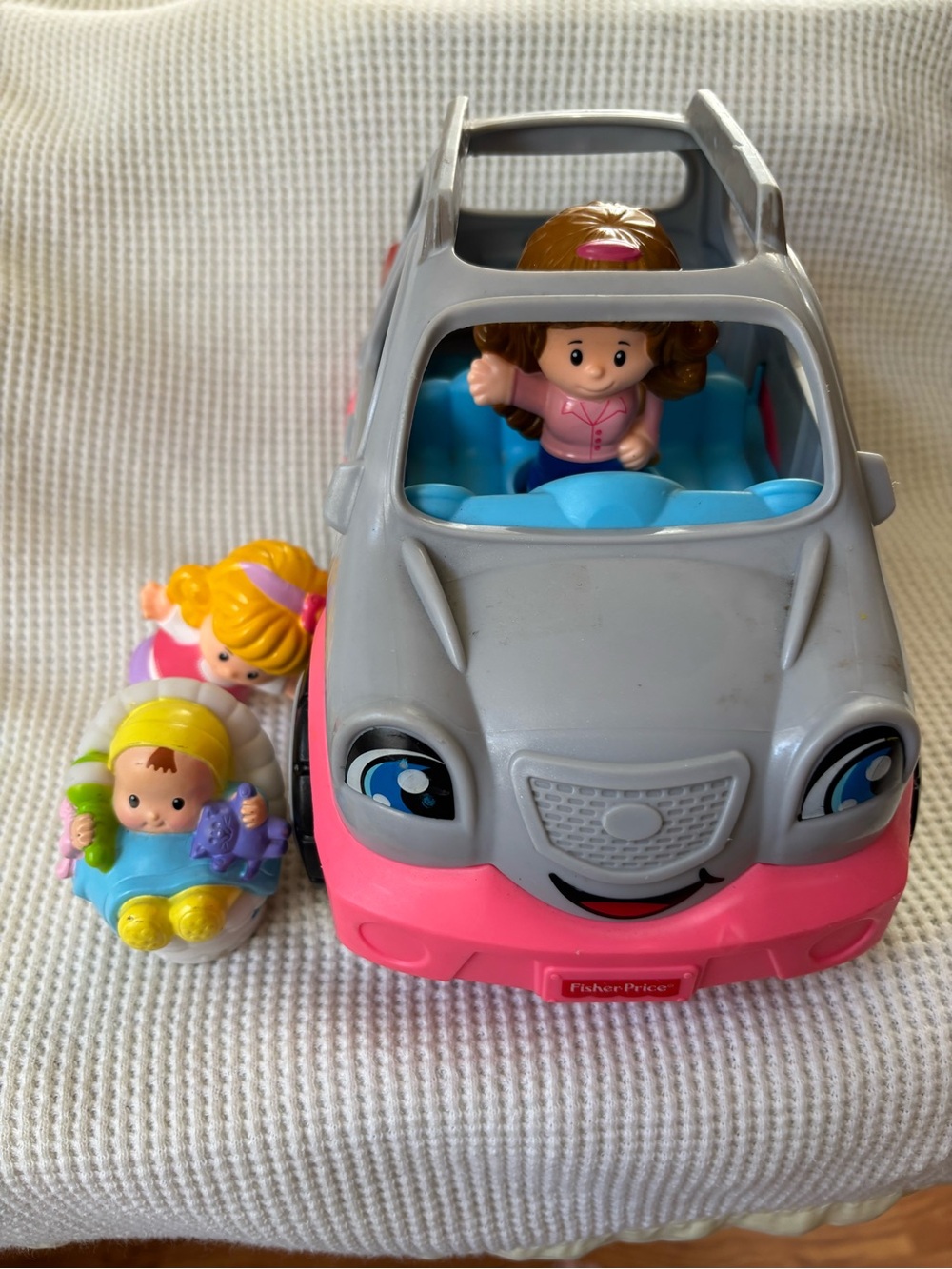 Little people 2015 Minivan van vehicle +  Mom Baby Sister figure lot
Sound